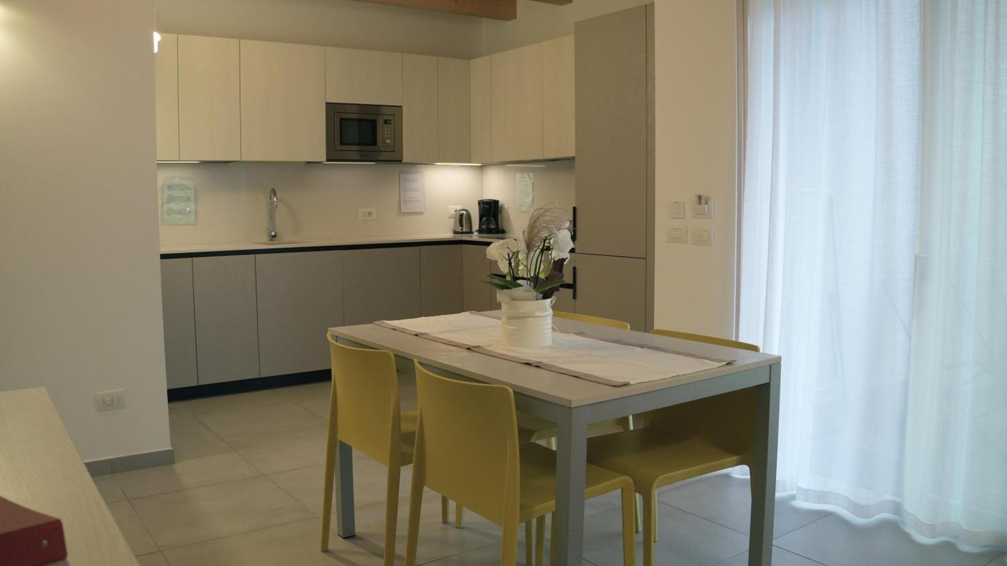 Casa Maria Apartments Riva del Garda Værelse billede