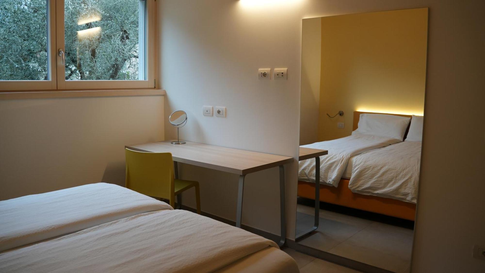 Casa Maria Apartments Riva del Garda Værelse billede