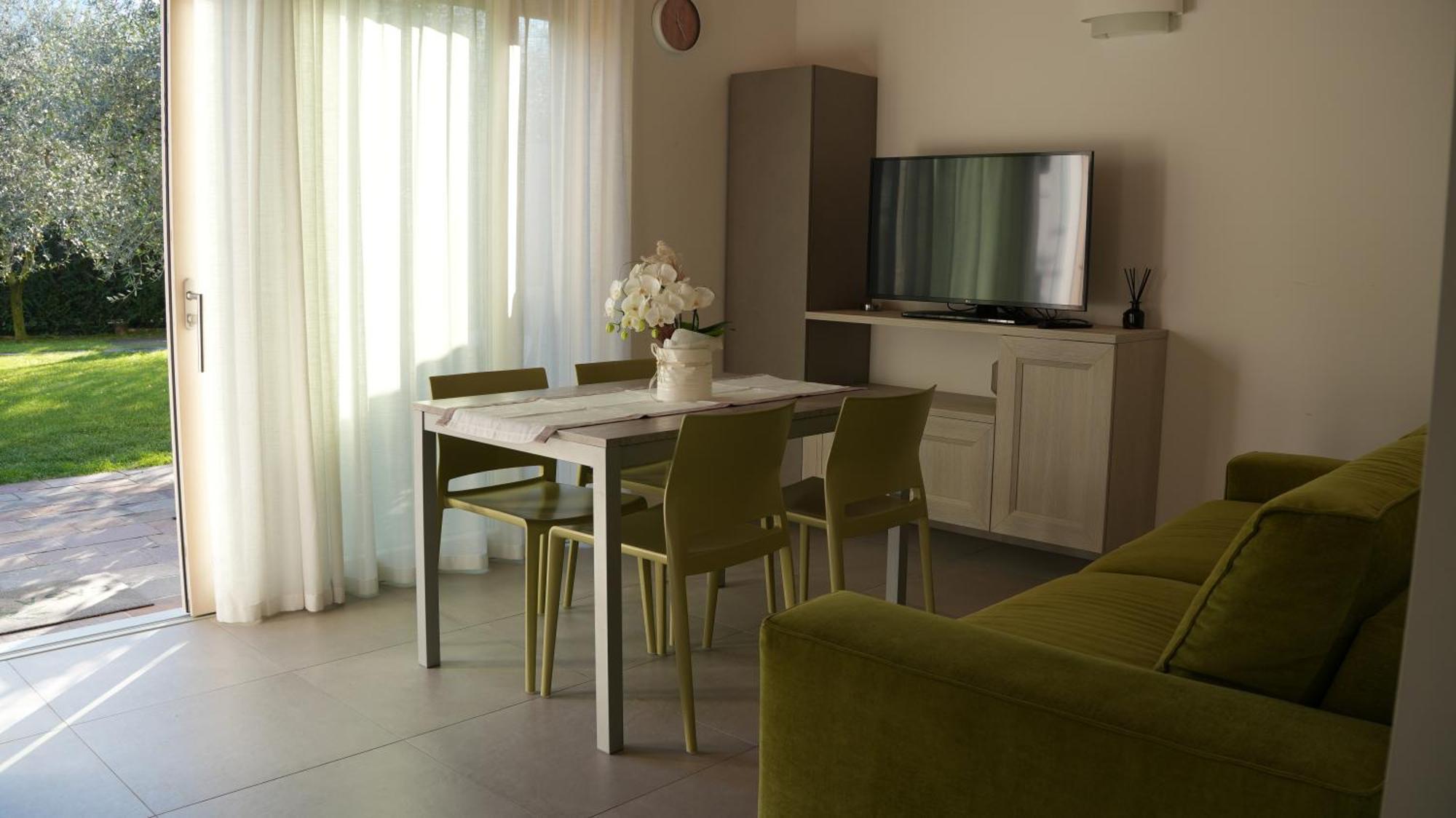 Casa Maria Apartments Riva del Garda Værelse billede